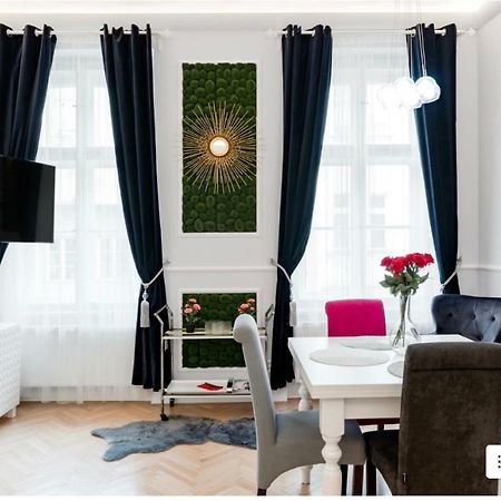 Vogue Apartment Near By Wenceslas Square Prága Kültér fotó