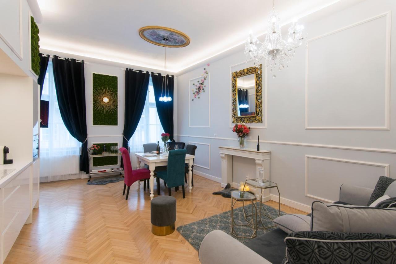 Vogue Apartment Near By Wenceslas Square Prága Kültér fotó